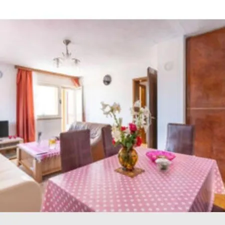 Apartment Lucija *