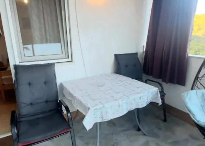 Lucija * 特罗吉尔